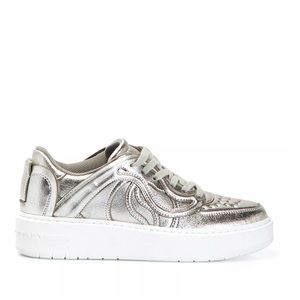 Stella McCartney 🎁Women’s S-Wave silver/polar lace up sneaker $830 retail